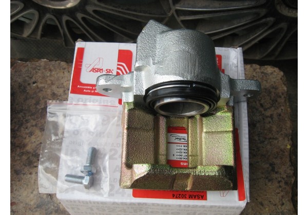 Супорт передній лівий Renault 9, 11, 19, 21, Twingo, Logan, Logan MCV, Sandero, II, Clio, II, Megane, Rapid, Super 5, 6001547616, 7701201769, 7701208171, 7701499274